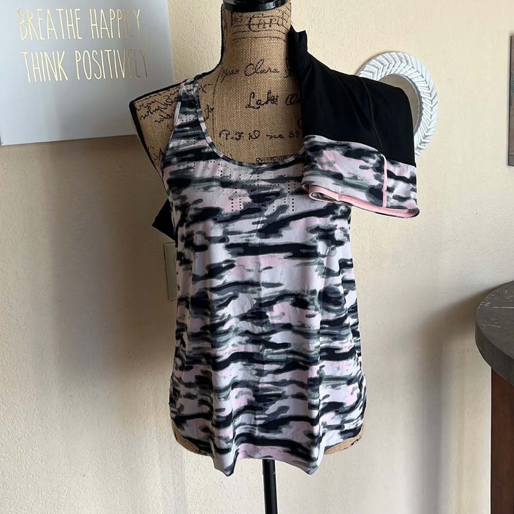 Lululemon Active Tank and Capri Legging Set size 8